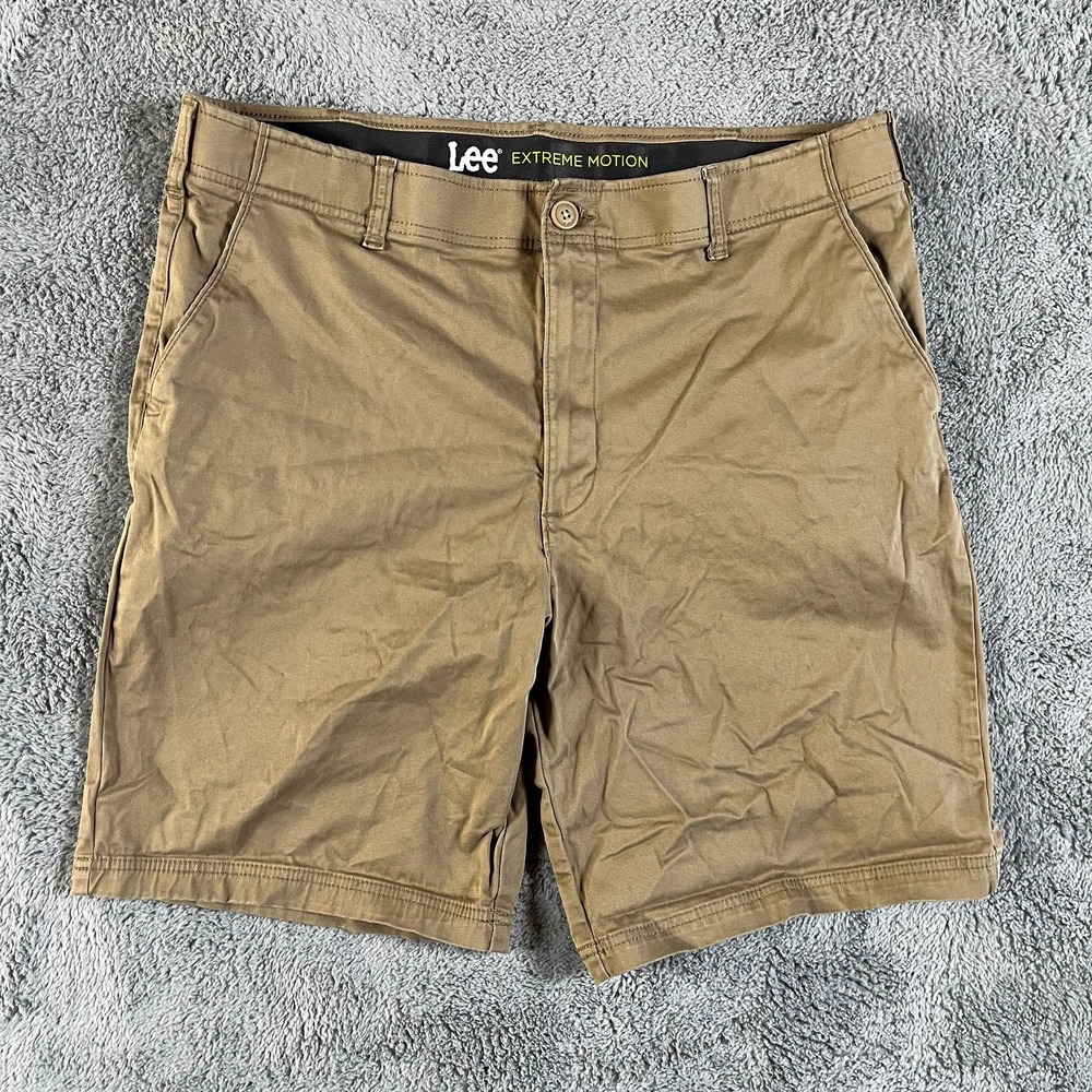 Lee Extreme Motion Chino Shorts Mens 38 Beige Stretch Flat Front Casual Outdoor